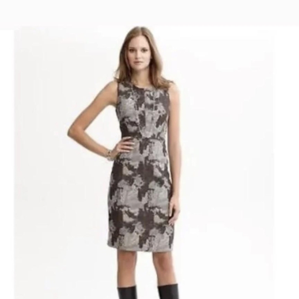 Banana Republic Elegant Gray Sleeveless Dress
